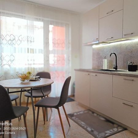 Moni 85 Family House Hotel โซโซโปล ภายนอก รูปภาพ