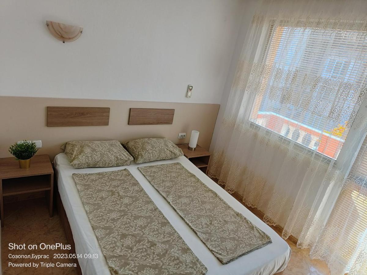 Moni 85 Family House Hotel โซโซโปล ภายนอก รูปภาพ