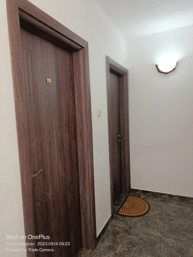 Moni 85 Family House Hotel โซโซโปล ภายนอก รูปภาพ