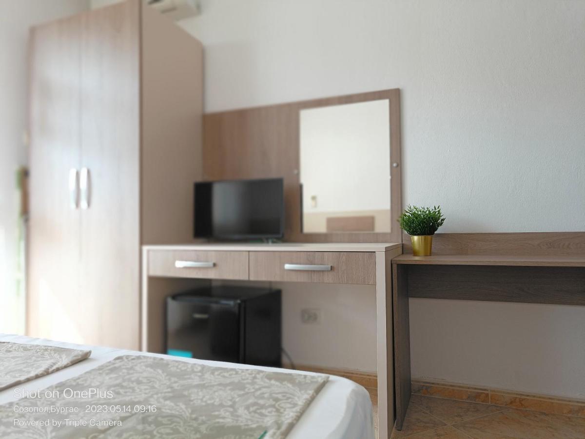 Moni 85 Family House Hotel โซโซโปล ภายนอก รูปภาพ