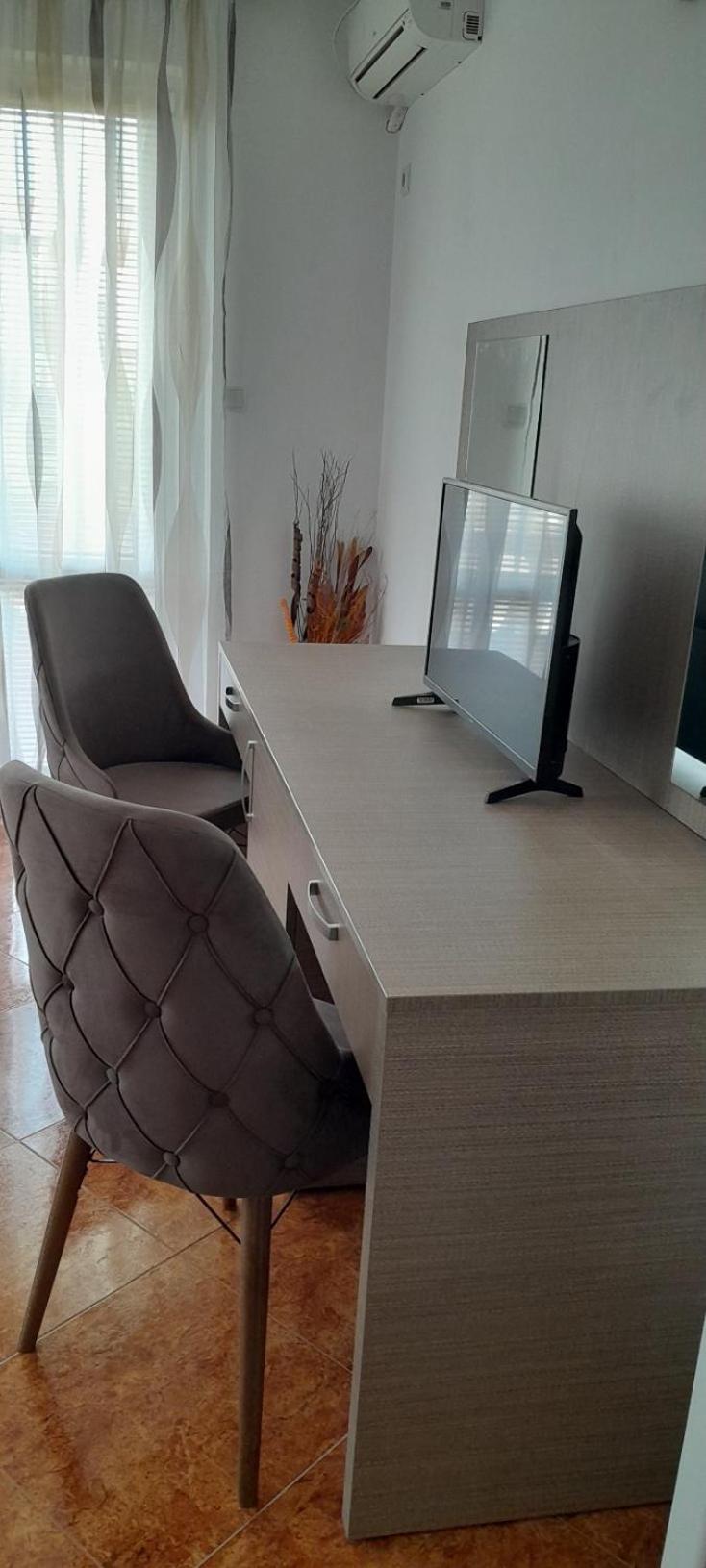 Moni 85 Family House Hotel โซโซโปล ภายนอก รูปภาพ