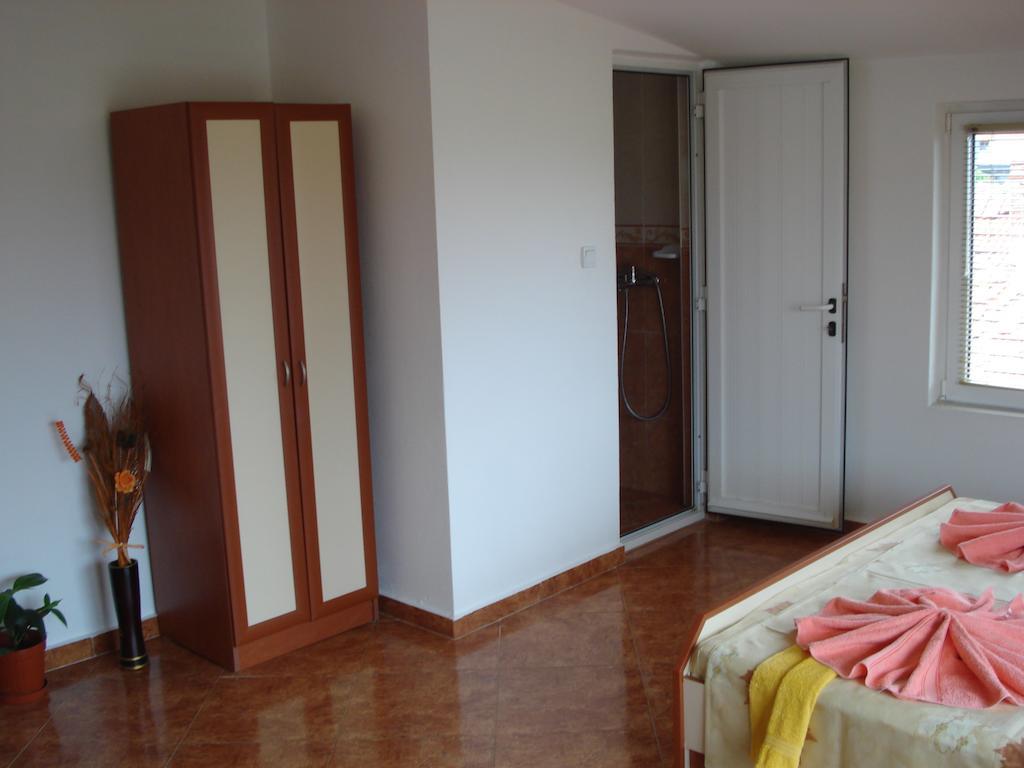 Moni 85 Family House Hotel โซโซโปล ห้อง รูปภาพ