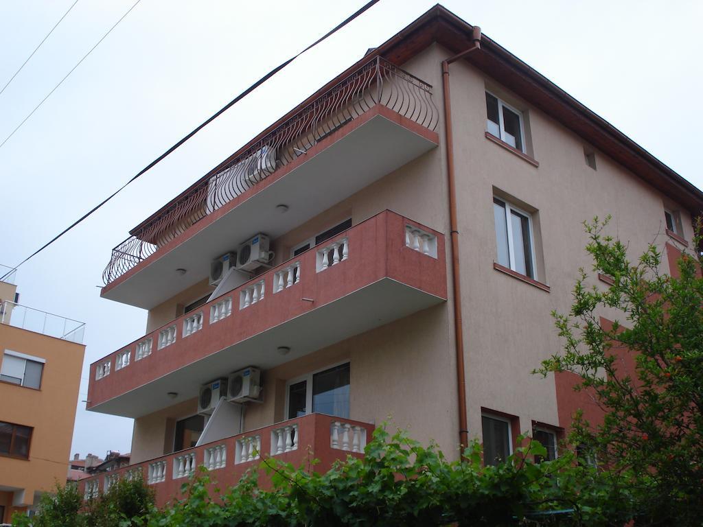 Moni 85 Family House Hotel โซโซโปล ภายนอก รูปภาพ